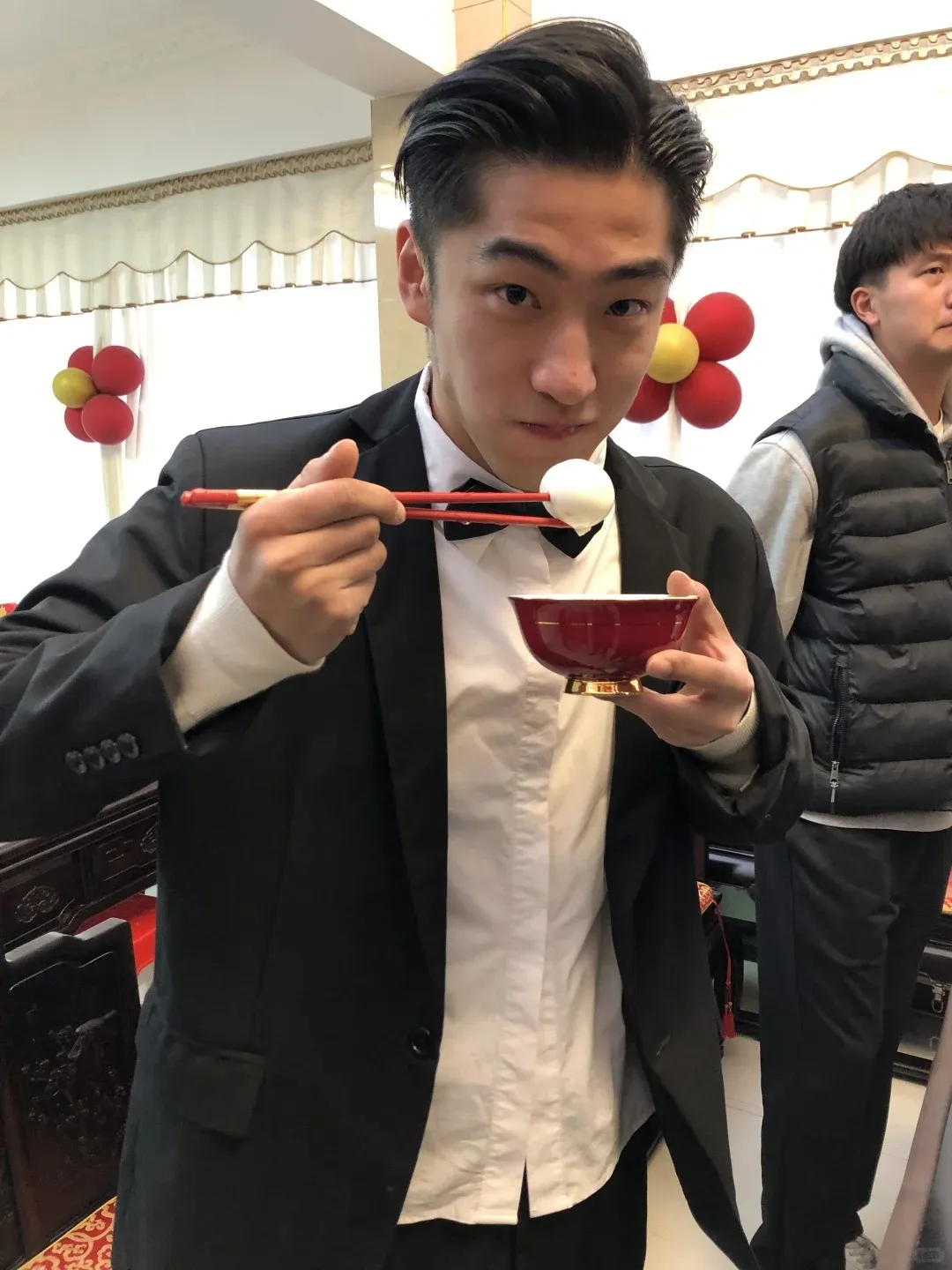 人家秋雅結婚,你一個大鼻子伴郎又唱又跳的!-NICEOLO