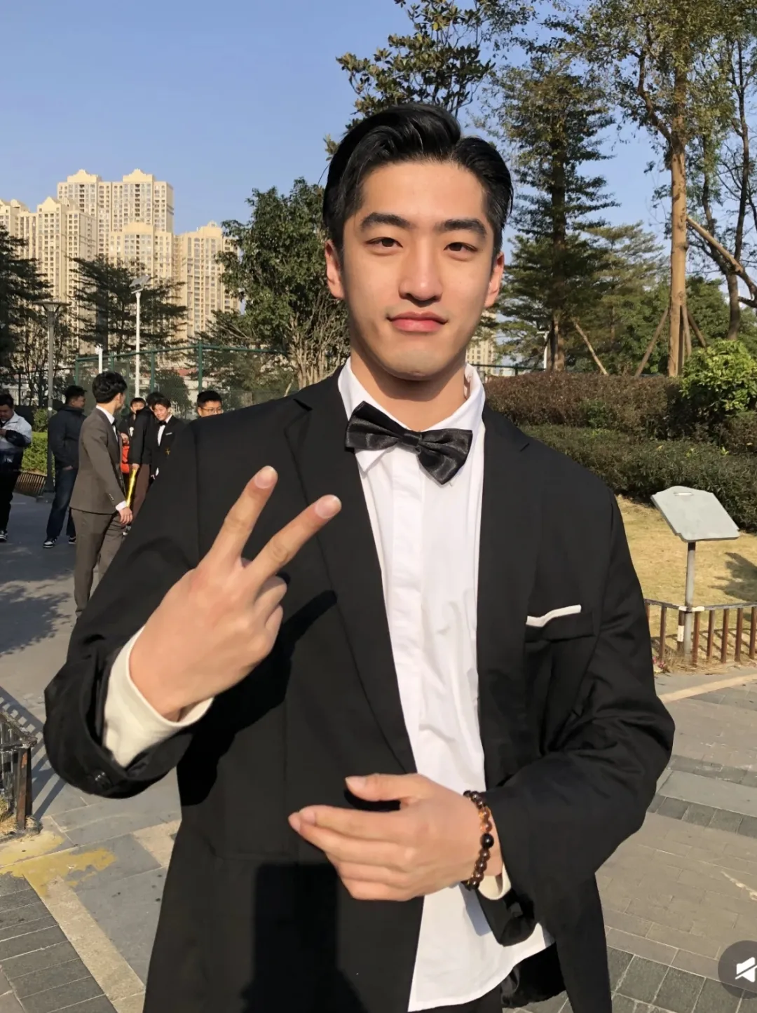 人家秋雅結婚,你一個大鼻子伴郎又唱又跳的!-NICEOLO