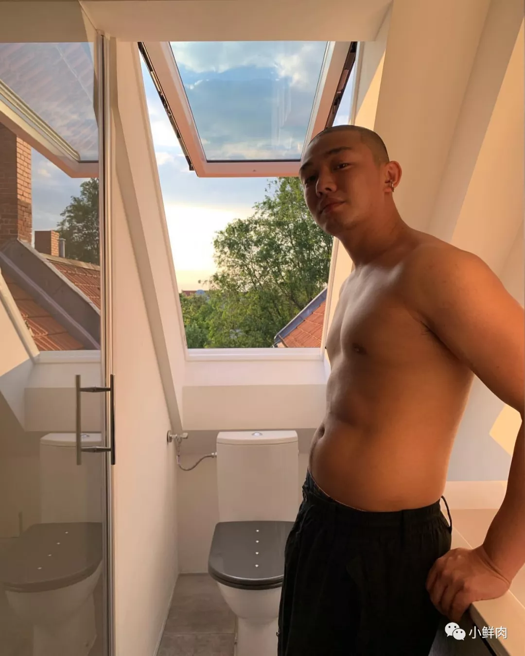 刘亚仁竟然宣布复出了!他与30岁熟男的瓜都吃了吗?!-NICEOLO