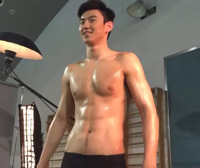 宁泽涛居然开始直播了?!32岁的他颜值身材依旧能打!-NICEOLO