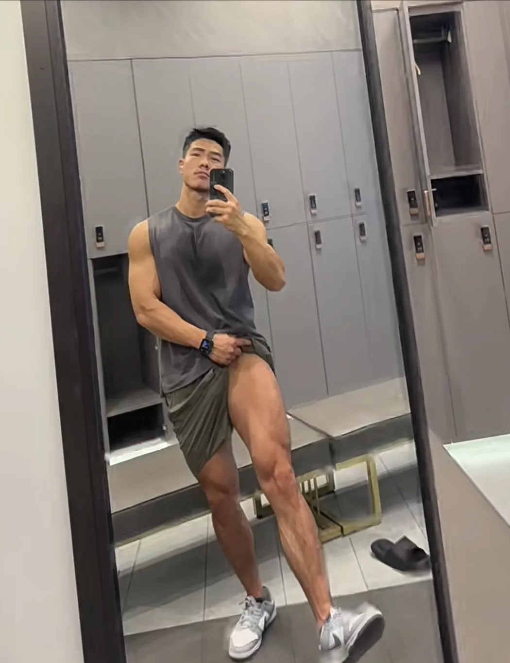 被这个乐刻肌肉教练帅晕，简直就是行走的荷尔蒙啊！-NICEOLO