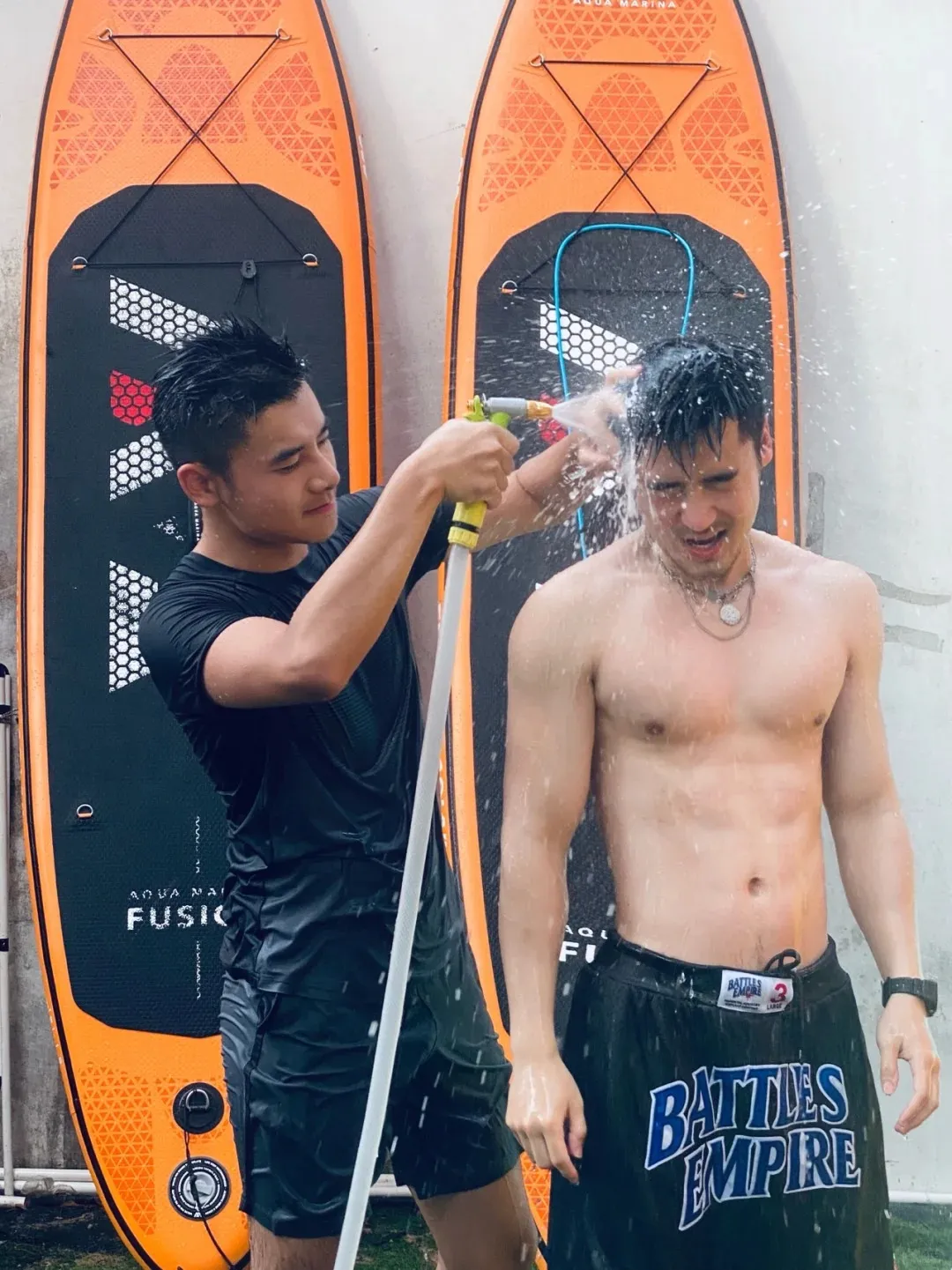 桥诘圣的瓜都吃了吗？被3、开轰趴、空降1.2W...他到底怎么了！-NICEOLO